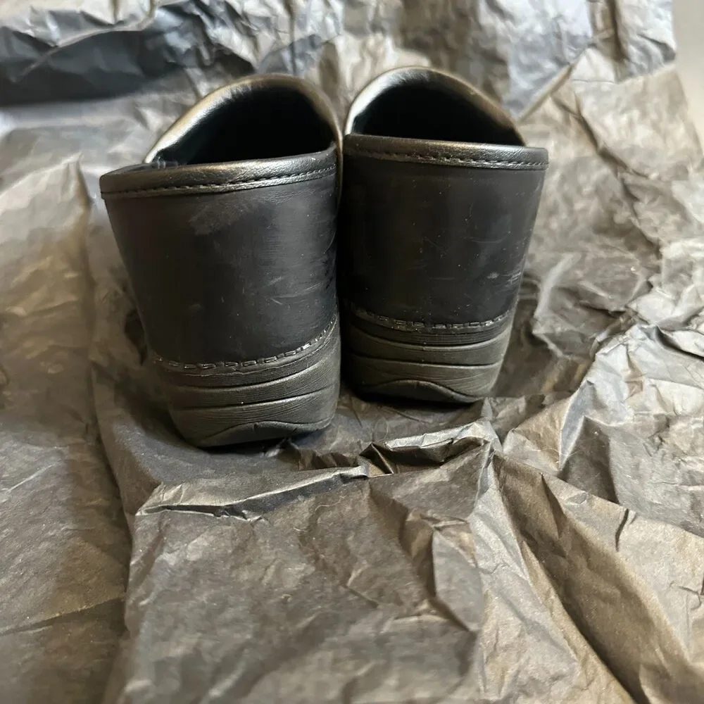 Dansko XP 2.0 Clogs Black Leather 39